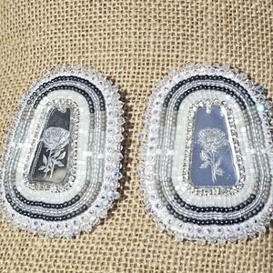 Elegant Beaded Earrings with Floral Design